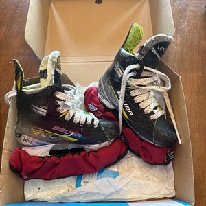 2024 Bauer Vapor X4 Extra Wide Width  Size 2.5 (Used)