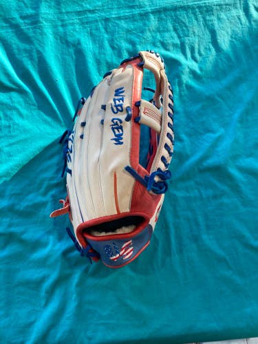 White Adult Unicorn Sports Right Hand Throw Outfield Softball Glove 14" (Used)