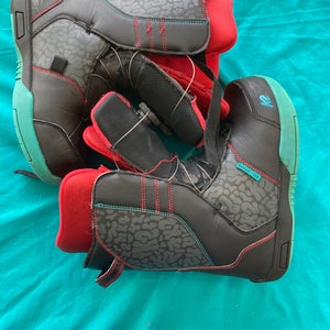 Men's Size M 4.0 (W 5.0) K2 Vandal Snowboard Boots All Mountain (Used)