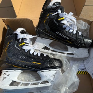 2023 Bauer Supreme M5 Pro Regular Width   Size 2.5 (Used)