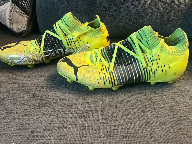 *SOLD* Puma Cleats