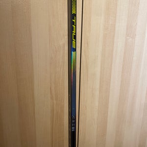 Senior True catalyst 9x3 Right Handed Hockey Stick T90T (New)