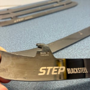 2 CCM Black Step Steel Blades 255 mm (Used)