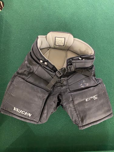 Intermediate Small Vaughn Epic 8400 Hockey Goalie Pants (Used)