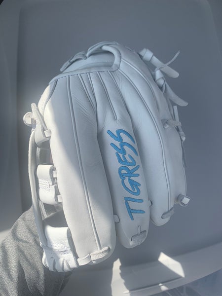 Tigress cub series fast pitch glove