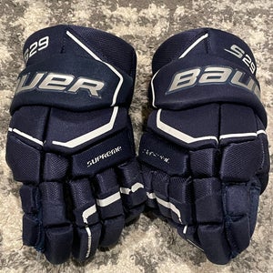 Used  Bauer 12" Supreme S29 Gloves