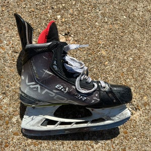 2022 Bauer Vapor Hyperlite Regular Width  8.5 (Used)