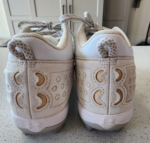 Kid's Youth Under Armour Bryce harper Molded Cleats (Used) size 2.5Y
