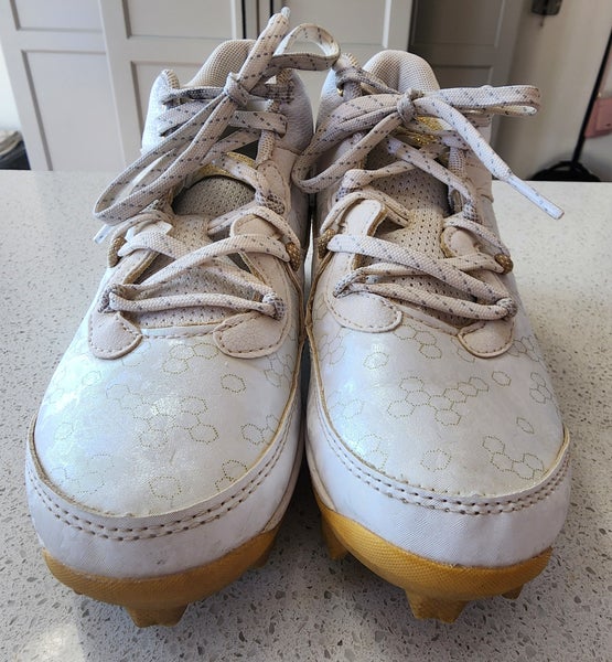 Kid's Youth Under Armour Bryce harper Molded Cleats (Used) size 2.5Y