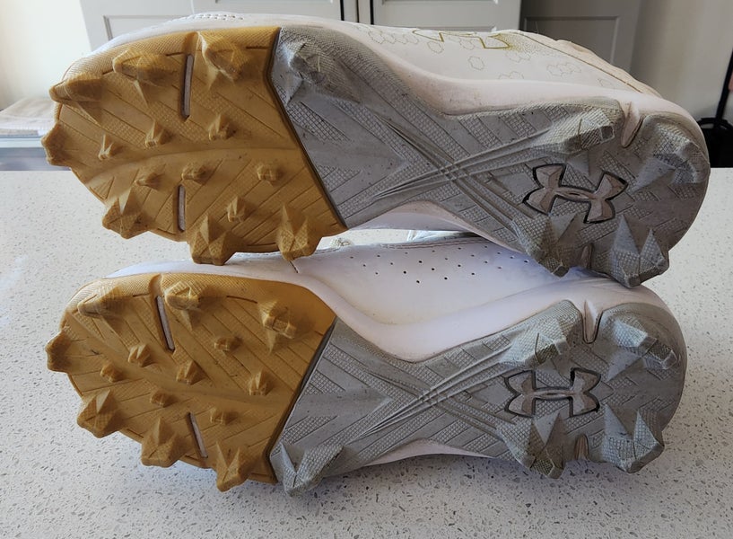 Kid's Youth Under Armour Bryce harper Molded Cleats (Used) size 2.5Y