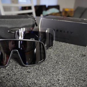 Oakley Sutros Black/Black Lens (New)