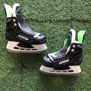 Junior Bauer XLS Hockey Skates Regular Width Size 2 (New)