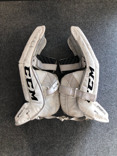 30" Junior CCM Extreme Flex 5.9 Goalie Leg Pads (Used)