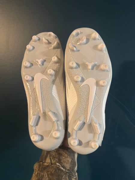 White Kids Youth Size M 5.5 (W 6.5) Nike Low Top Molded Cleats Alpha Huarache 8 Elite (New)