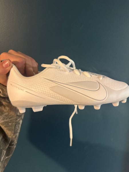 White Kids Youth Size M 5.5 (W 6.5) Nike Low Top Molded Cleats Alpha Huarache 8 Elite (New)