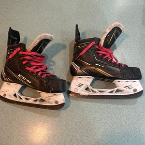CCM Tacks Classic Pro Regular Width Size 3.5 (Used)