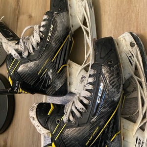 CCM Super Tacks Hockey Skates Regular Width 8.5 (Used)