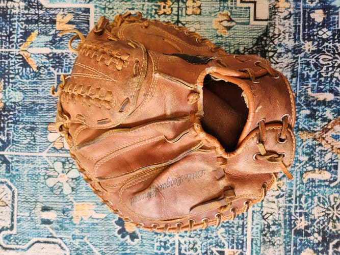 Continental Right Hand Throw Catcher's 6105 Baseball Glove 32.5" (Used)