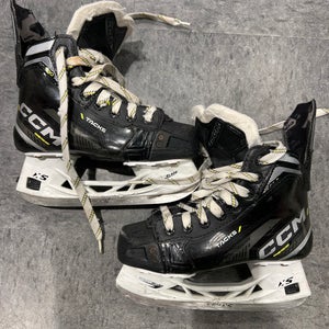 Used Junior CCM Tacks AS580 Hockey Skates | Size 2.5