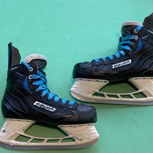 Used Intermediate Bauer Vapor VOLT Hockey Skates Size 6
