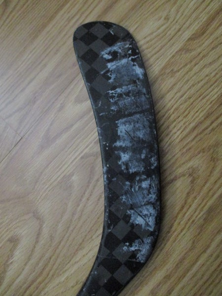 Youth Bauer Vapor Hyperlite 2 Right Handed Hockey Stick (Used)