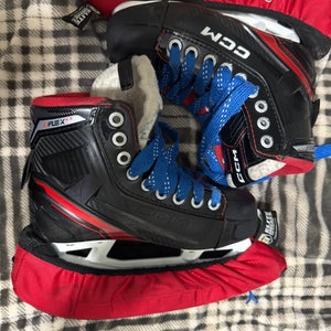 CCM eflex 6.5 Gaolie Skates Size 2