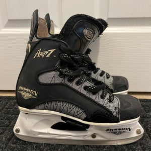 Mission Amp 7 Hockey Skates 7.5 (Used)
