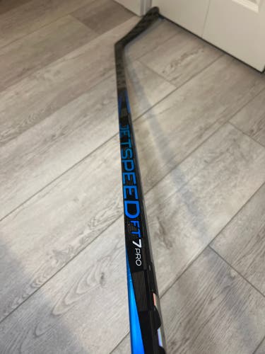 Intermediate CCM Right Handed P28 (New) Jetspeed FT7 Pro Hockey Stick