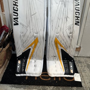 33" 2023 Vaughn SLR4 Goalie Leg Pads Pro Stock (Used)