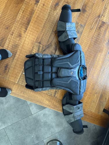 Large  2023 Bauer Elite  (Used)