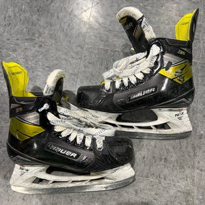 Intermediate Bauer Supreme 3S Hockey Skates | Size 5 Fit 2