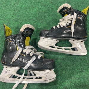 Intermediate Bauer Supreme S29 Hockey Skates (Regular) | Size 5.5 (Used)