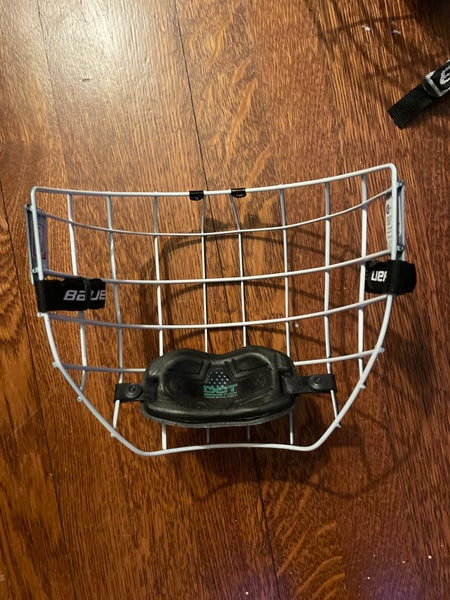 Men’s Bauer Hockey Cage