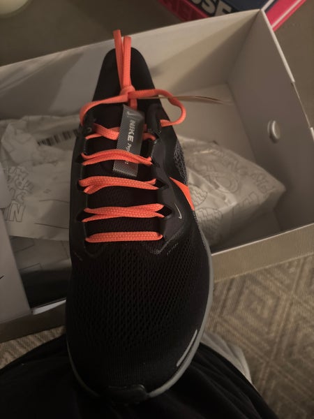 Orange Men's Adult Size M 10.0 (W 11.0) Nike Zoom Pegasus 39 (Used)