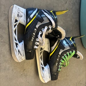 CCM Super Tacks 9360 Regular Width  Size 4