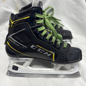 Junior Size 2.5 CCM SUPER TACKS 9380 Ice Hockey Goalie Skates. METAFRAME