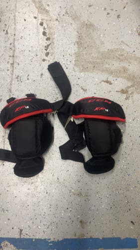 CCM KP 1.5 Knee Pads Youth   (Used)