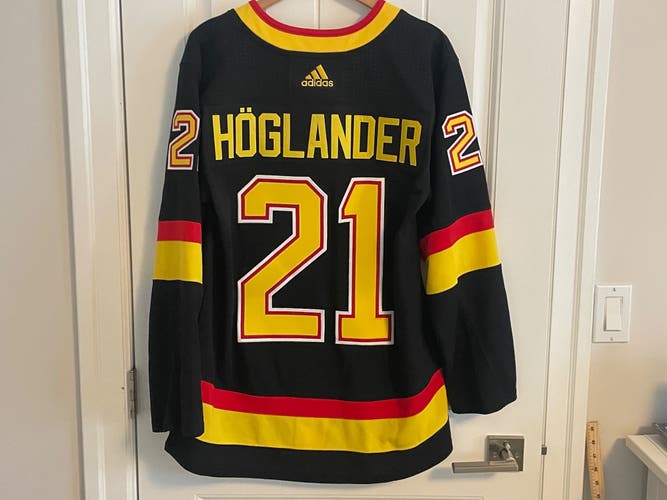 Authentic Adidas Vancouver Canucks Nils Höglander Skate 1.0 Jersey Size 46 Small