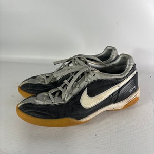 Used Nike Senior 8.5 Indoor Soccer Indoor Cleats 11834-S000020401