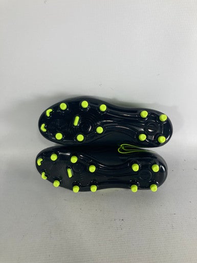 Used Nike Soccer Cleats Black Junior 06 11834-S000026562