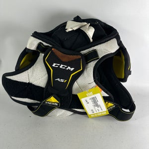 Used CCM CCM AS1 SPADS SM Hockey Shoulder Pads 11834-S000017503