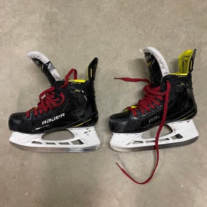 Bauer Supreme M4 Regular Width  6 (Used)