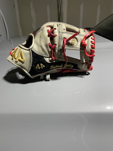 44 Pro Right Hand Throw 11.5" (Used)