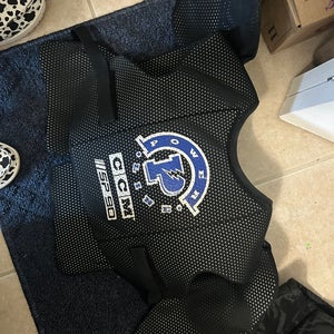 Ccm senior large hockey chest protector