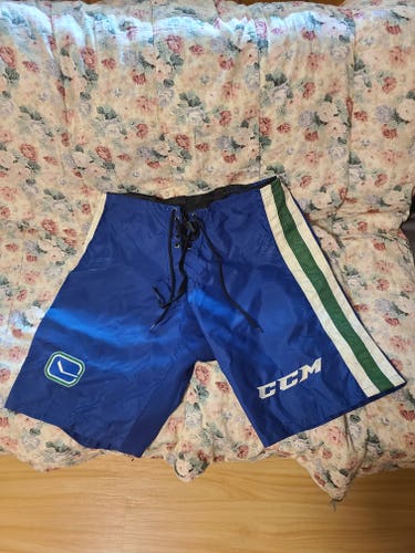 Vancouver Canucks Blue Large CCM Pant Shell Pro Stock (Used)