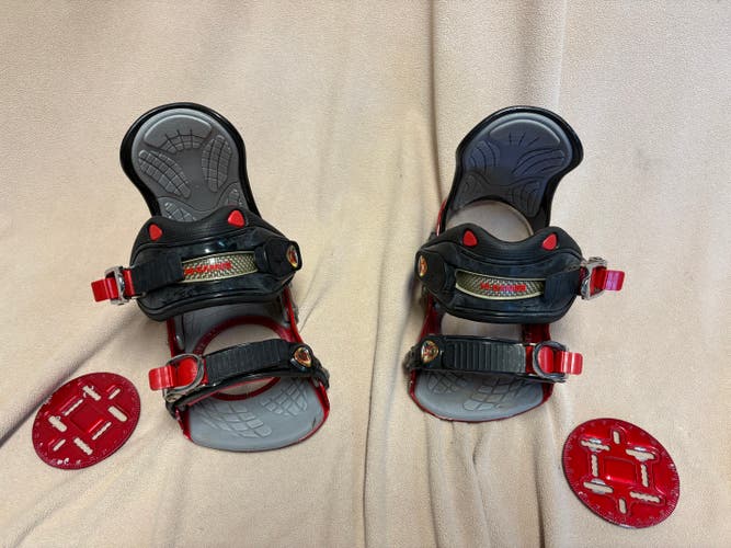 Unisex Medium X Games Snowboard Bindings All Mountain (Used)