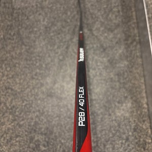 Bauer Right Handed Vapor X4 40 Flex P28 (New)