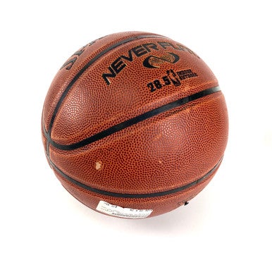 Used Spalding NEVERFLAT Basketball 28 1/2" 11506-S000249558