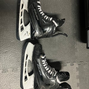 Bauer Supreme Mach Regular Width  10 (Used)