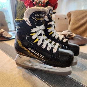 2024 Bauer Supreme M4 Hockey Skates Regular Width 12.5 (Used)
